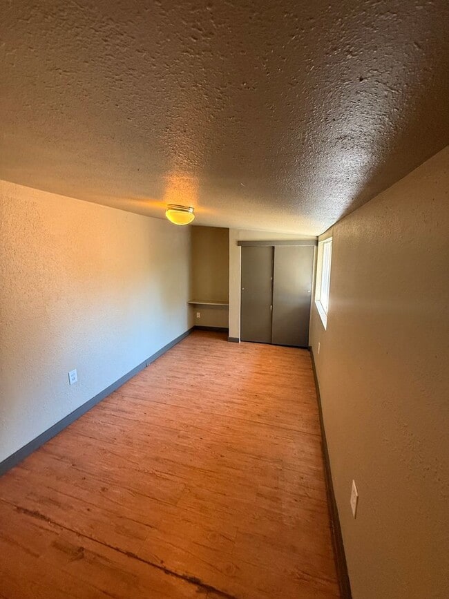 1313 Lookout Ave