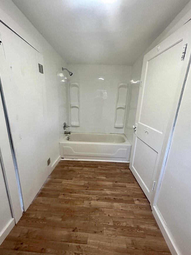 Photo - 1404 Callahan St