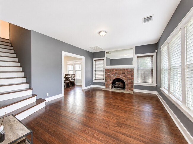 2608 Rosewood St