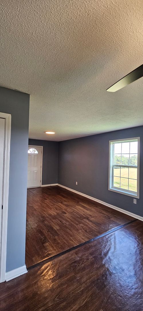 Photo - Spacious Home for Rent!