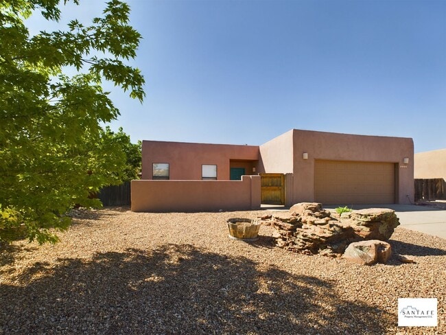 Building Photo - Single Level, single family home Available...