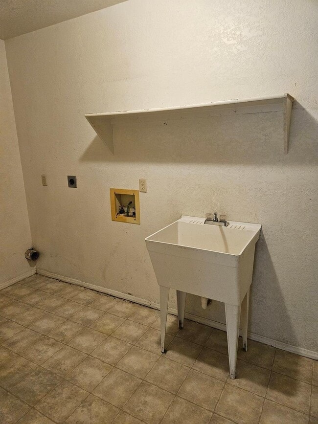 Photo - 1458 N Acacia Rd