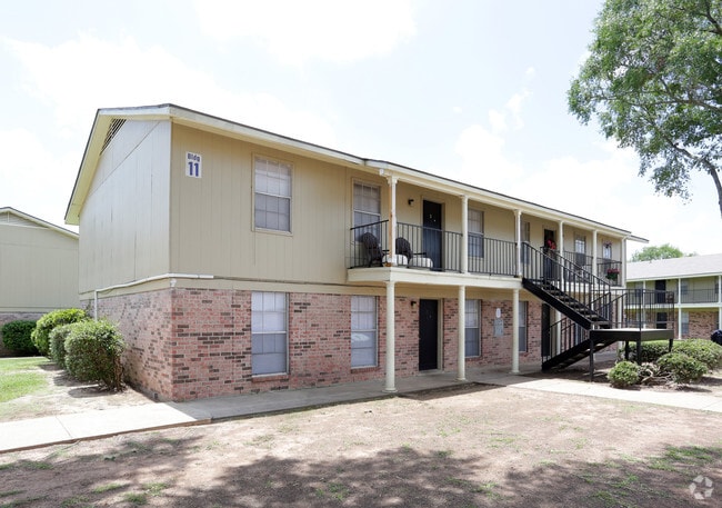 Photo - Southern Oaks Apartments