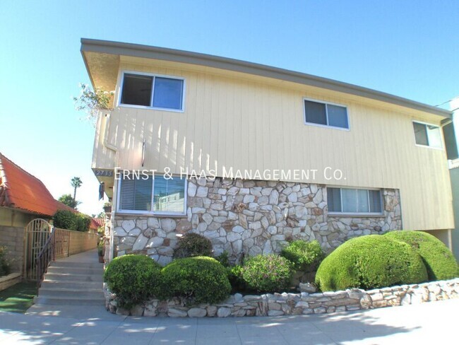 Building Photo - 2735 E. Broadway-#09 Unit #09 Rental