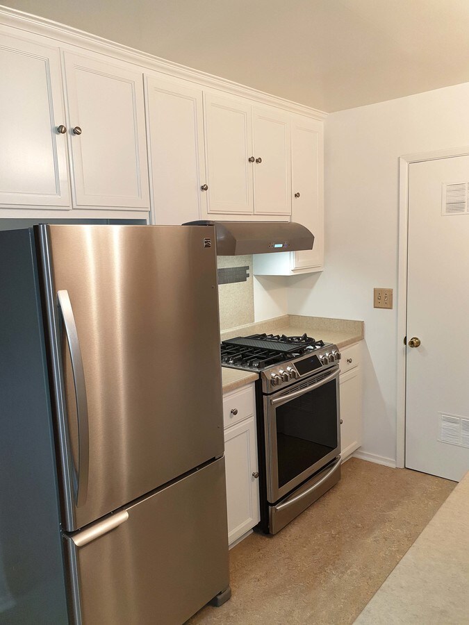 Kitchen - 835 Pedersen Ct Apartment Unit 835