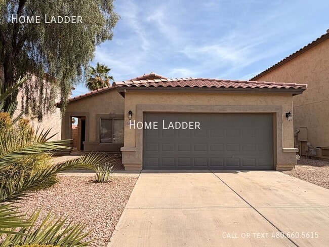 Building Photo - 595 E Renegade Pl