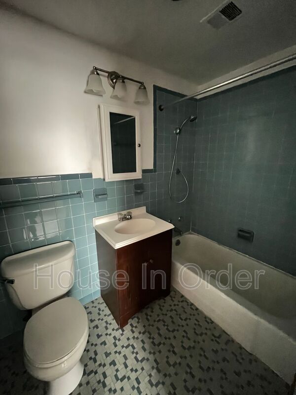 Photo - 30 Edgemont Rd Unit 17