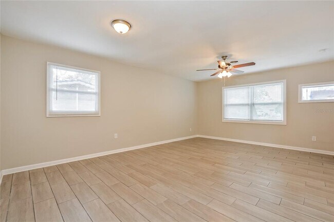 Photo - 1070 Emerald Dr