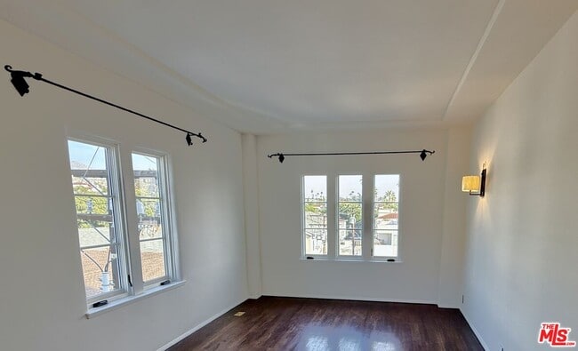 Photo - 1302 N Sweetzer Ave Unidad 405