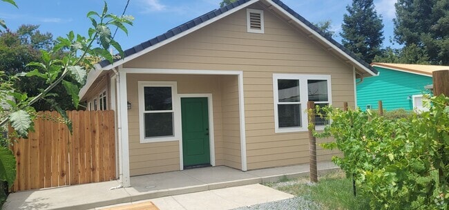 Building Photo - Nice New House for Rent!