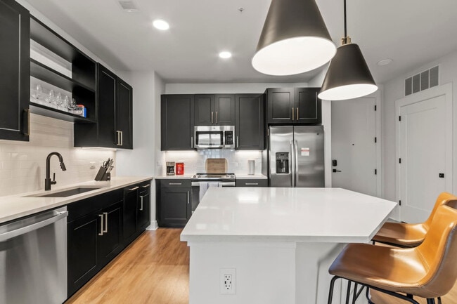 Photo - 2317 W Grace St Unidad SI ID1312497P