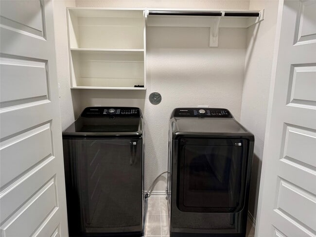 Photo - 27970 Western Crk Ct