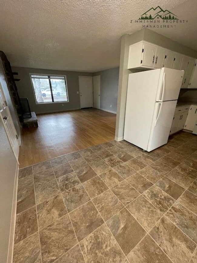 Photo - 2021 Amirante St Unit 2021 Amirante St