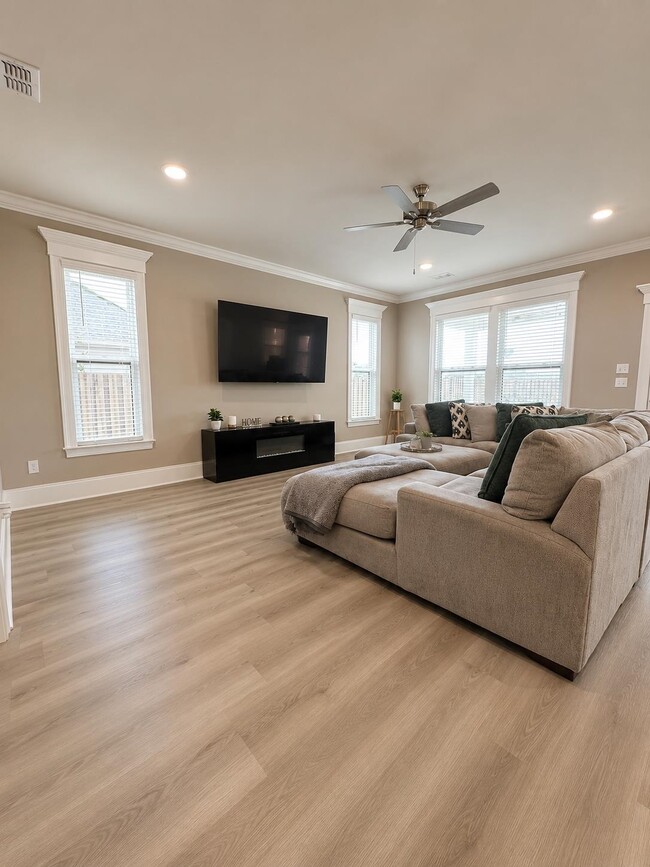 Photo - 94 Springdale Dr