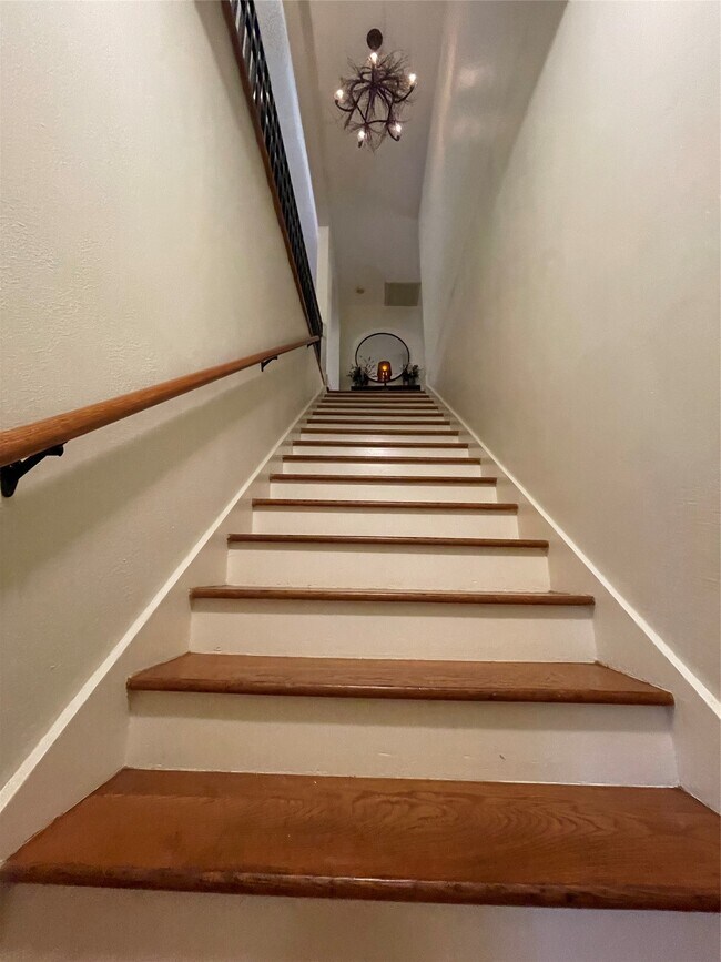 Photo - 1604 Castle Ct