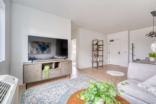 4980 N Vancouver Ave Unit SI ID1611812P