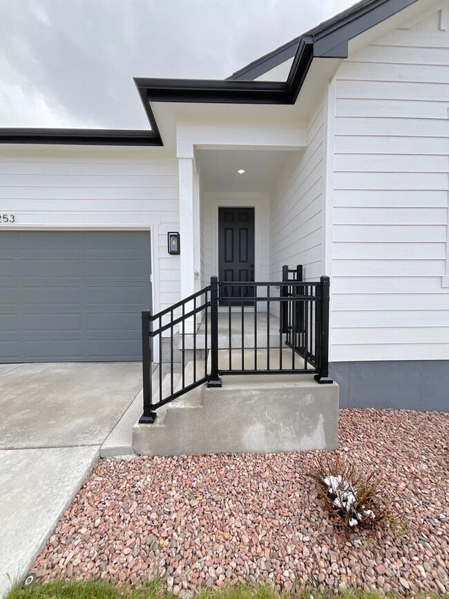 Photo - 3 Bedroom Home Available Near N Powers Blvd & Dublin Blvd!