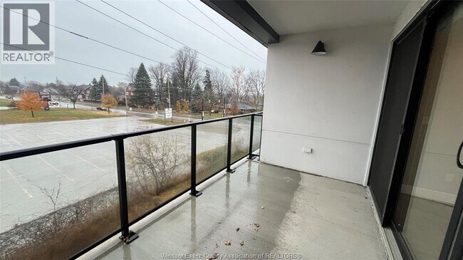 Photo - 140 Main St E Unit 305