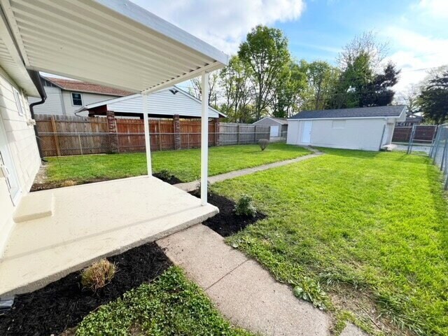 SOUTH BROADRIPPLE - 4 BR/2BA LIKE BRAND NEW!