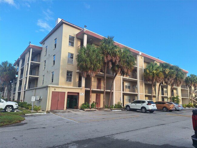 Building Photo - 2601 NW 48th Terrace Unit 345