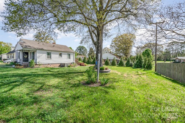 Photo - 630 S Myrtle School Rd House