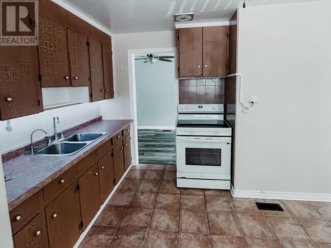 Photo - 217 Septonne Ave