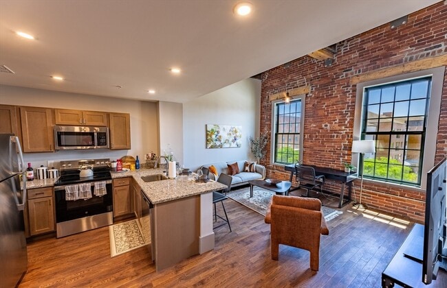 Photo - 90 Grove St Unit 307