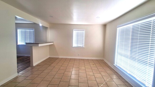 Photo - 15420 Unit 295