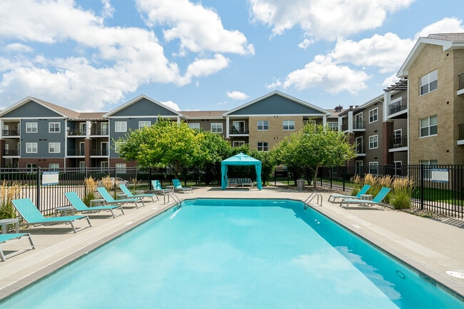 Building Photo - Sierra Pointe Apartments