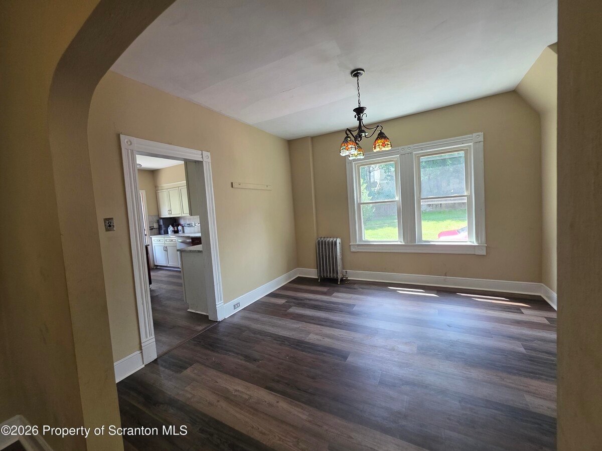 Photo - 135 Throop St