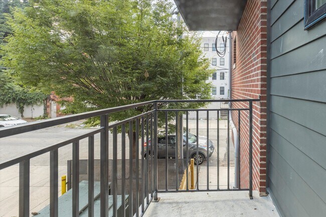 Photo - 1519 N Sydenham St Unit A