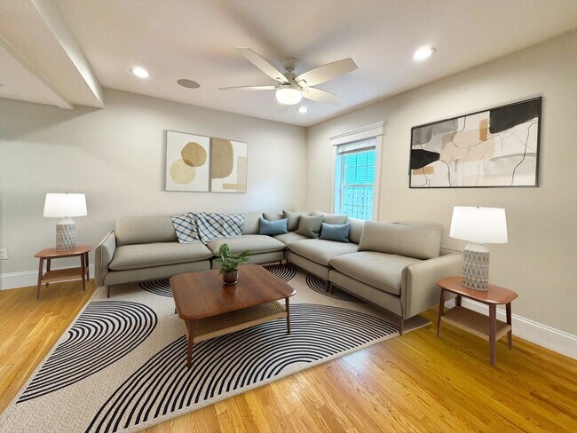 Building Photo - 37 Fenton St Unit 1