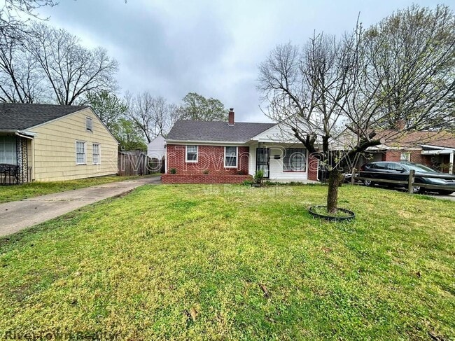 Building Photo - 1048 Maria St