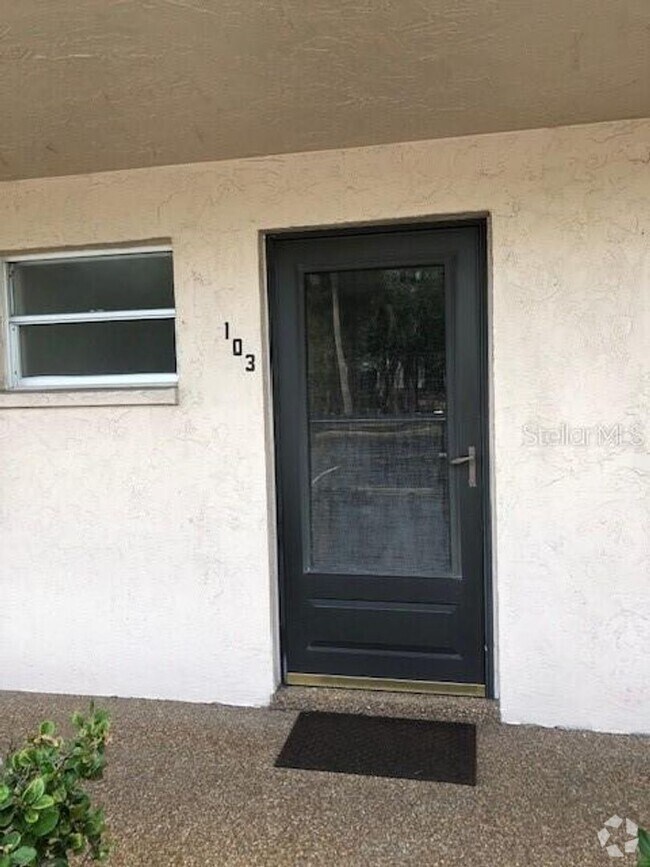 Building Photo - AVAILABLE OFF SEASON FOR $1,800/MO Rental