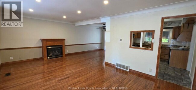 Photo - 1050 Bartlet Dr