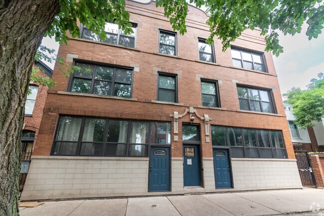 Building Photo - 1350 N Wolcott Ave Rental