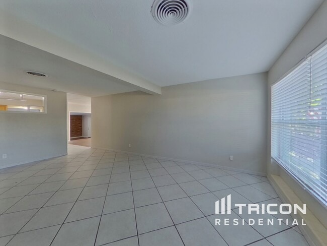 Photo - 2761 59th Ave N