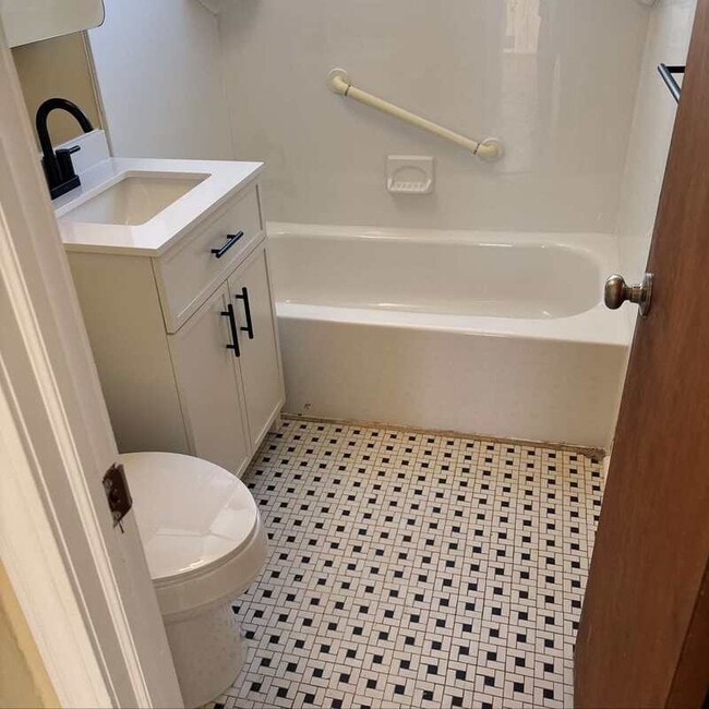 Photo - 4481 Westpoint St