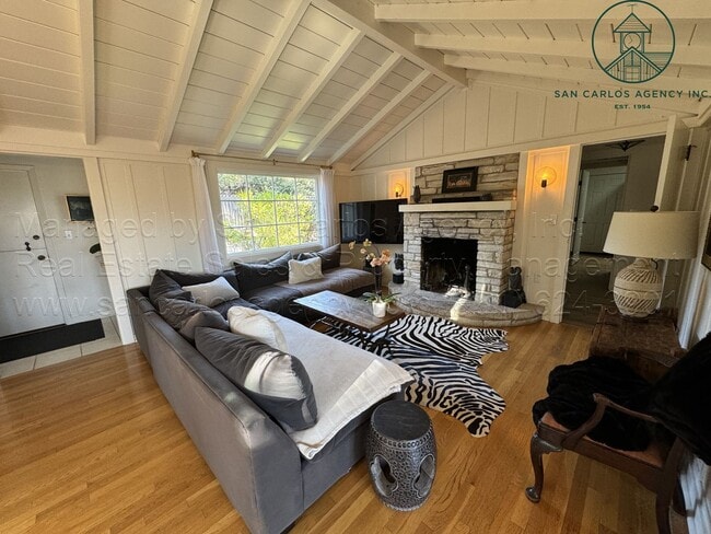 Photo - 3 Bed / 2 Bath Charming Carmel Point Home