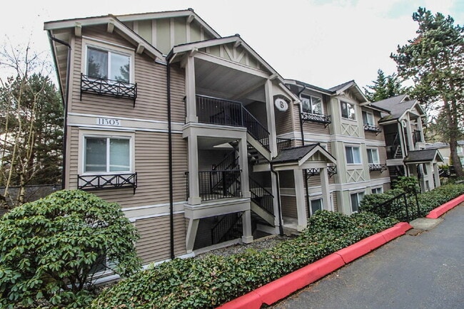 Photo - 11303 NE 128th St