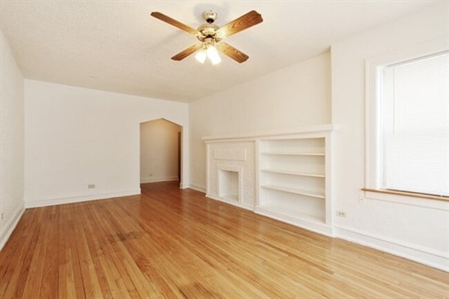 Photo - 7800-10 S Kingston 2515-19 E 78th Chicago, IL 60649