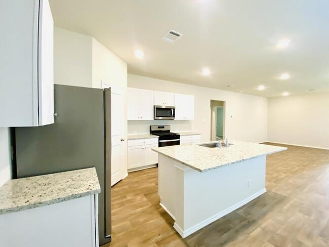 Photo - 22507 Green Jacket