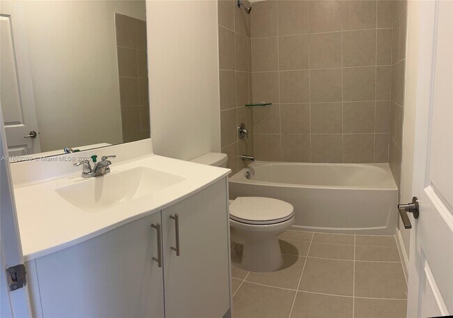 Photo - 2451 SE 28th St