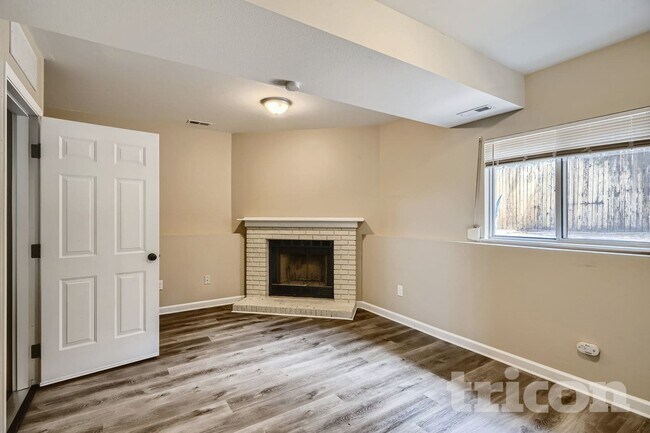 Photo - 4710 Spacewalk Way