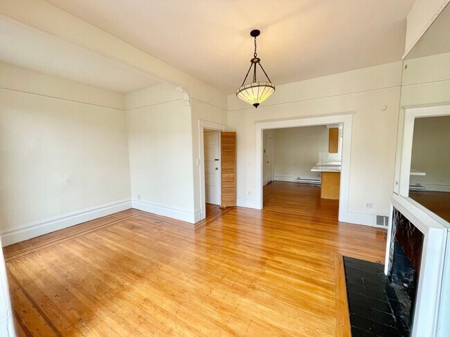 Photo - Duboce Park Charming Large Studio Apartmen... Unit 49A