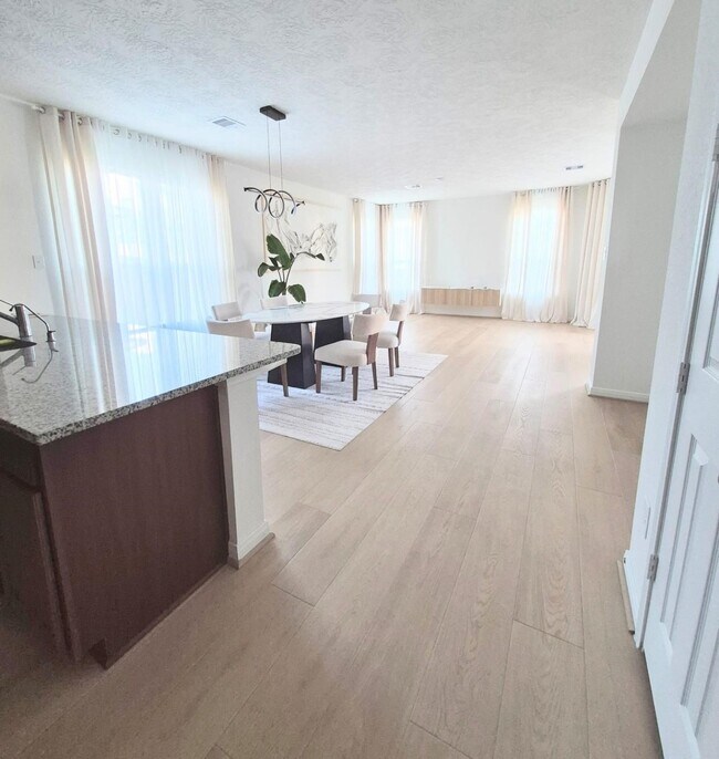 Photo - 41818 Buckskin