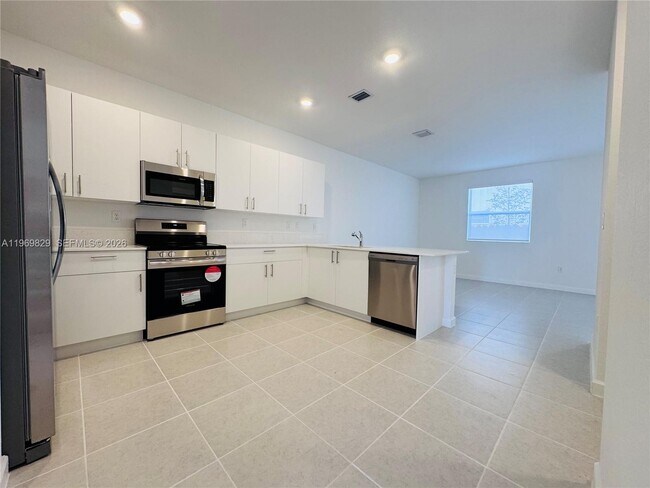 Photo - 2527 SE 29th St