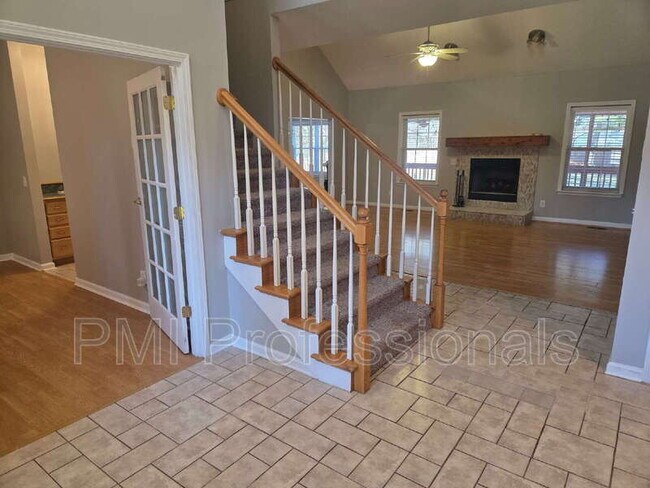 1707 Benjamin Dr