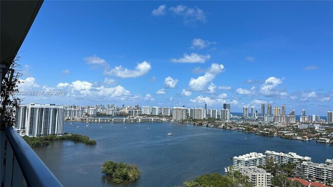 Building Photo - 16385 Biscayne Blvd Unit 3019