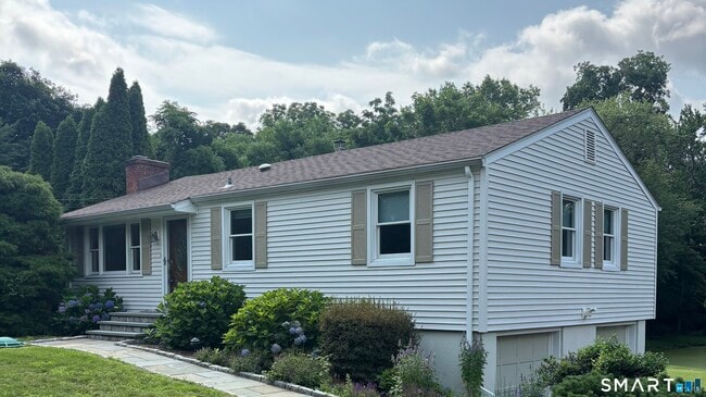 Building Photo - 18 Hales Rd